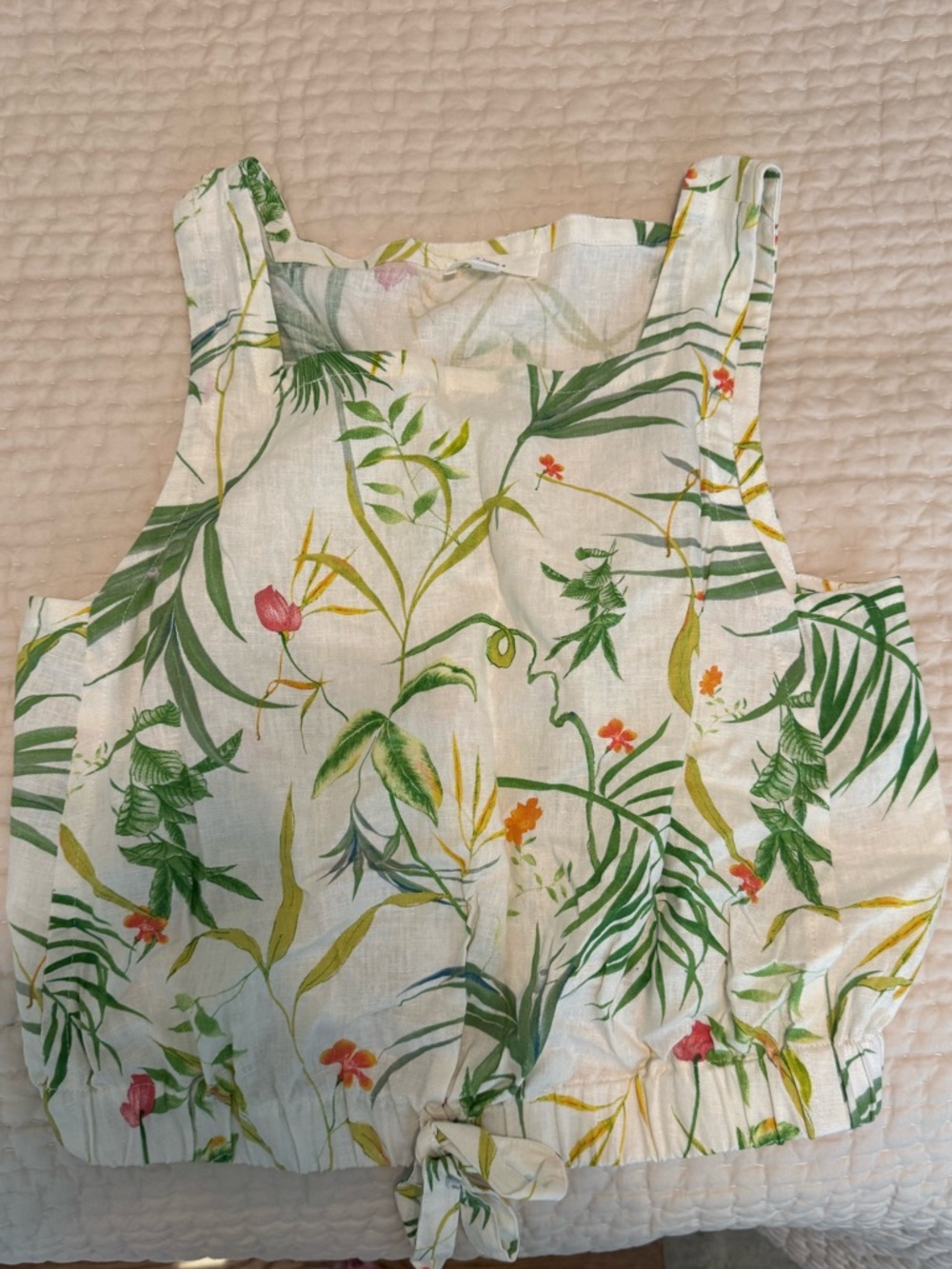 a loves a Floral Linen-Blend Top in White & Green